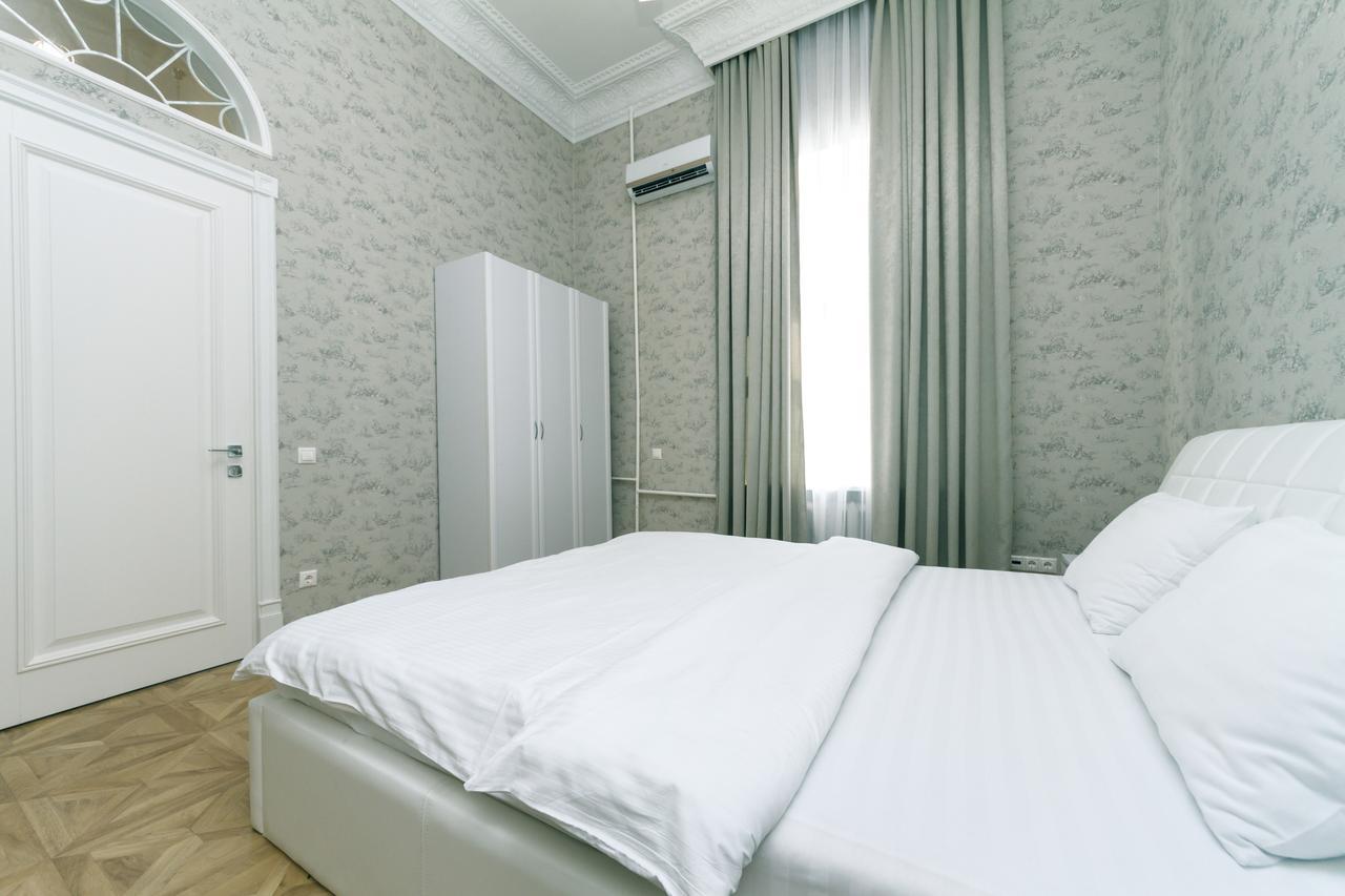 Vip Apartment Near Kreschatyk, 31А Pushkinska Street 基輔 外观 照片
