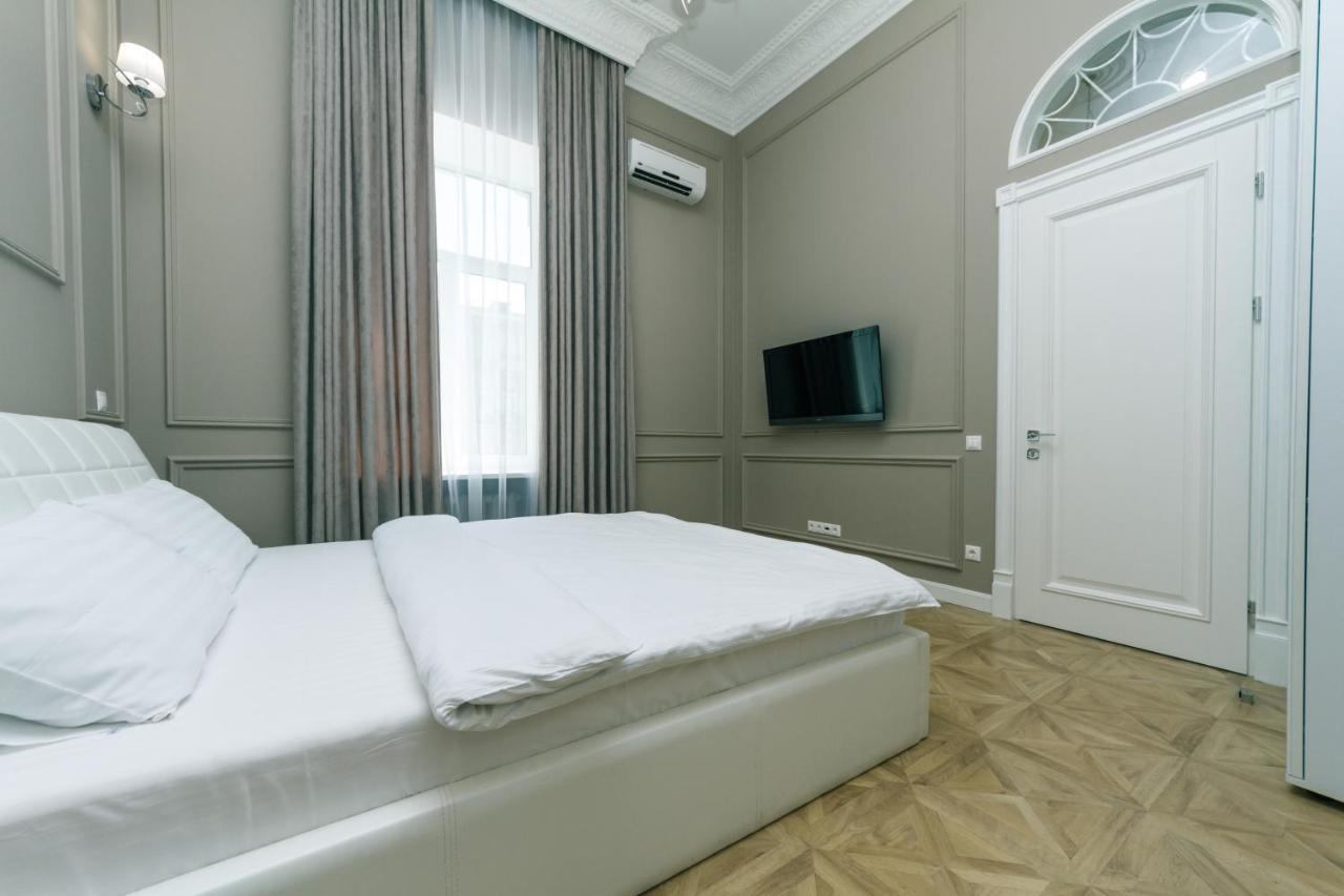 Vip Apartment Near Kreschatyk, 31А Pushkinska Street 基輔 外观 照片