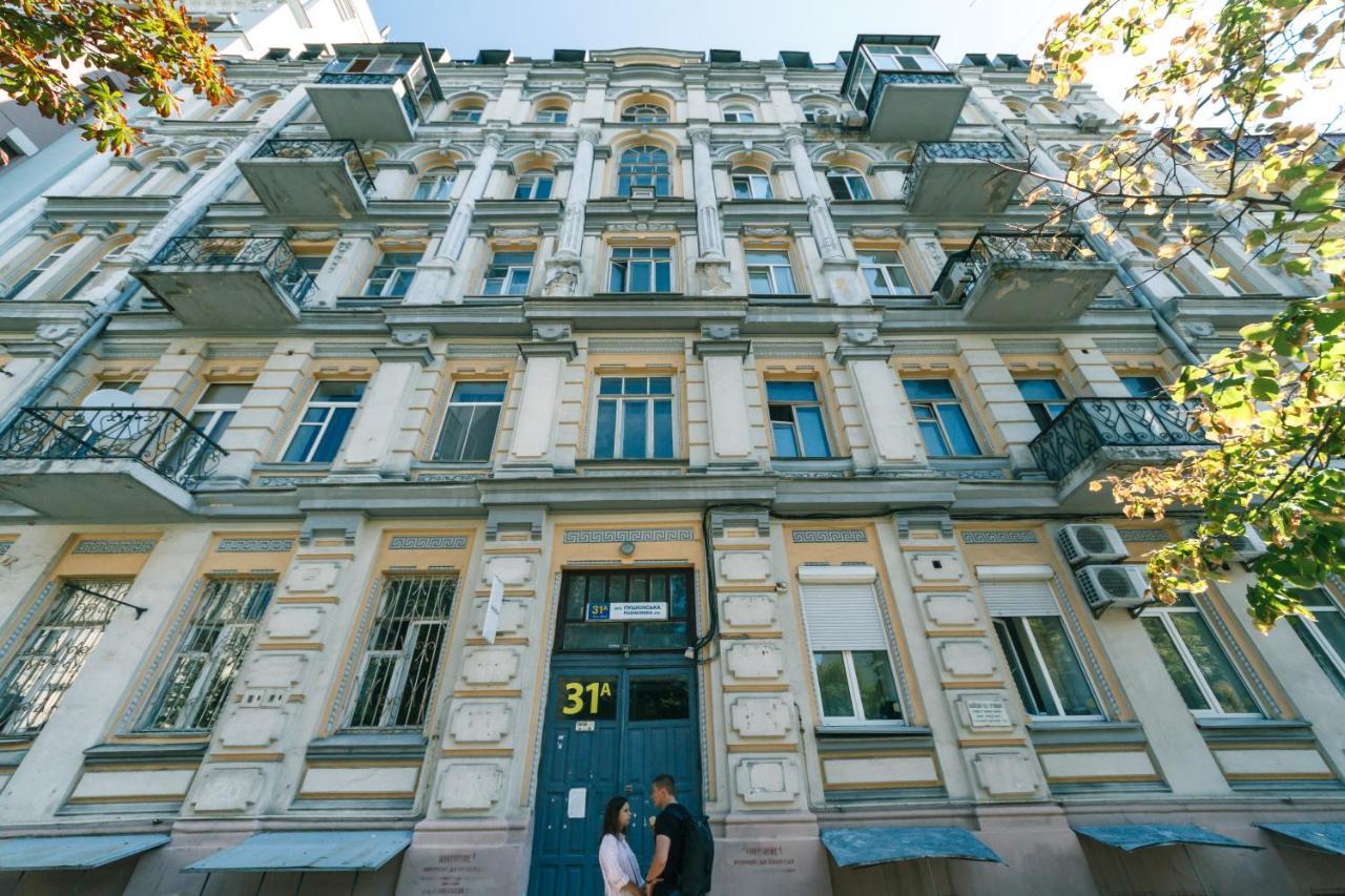 Vip Apartment Near Kreschatyk, 31А Pushkinska Street 基輔 外观 照片