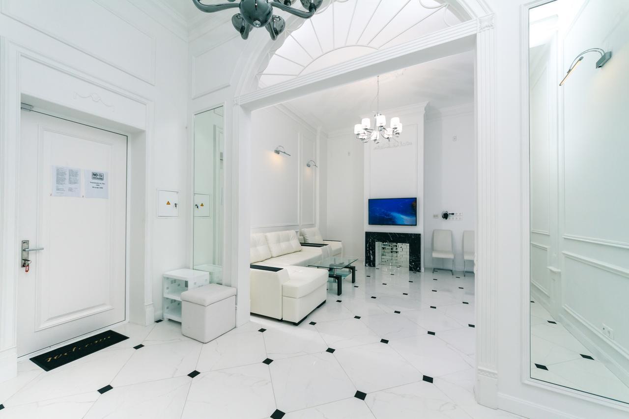 Vip Apartment Near Kreschatyk, 31А Pushkinska Street 基輔 外观 照片