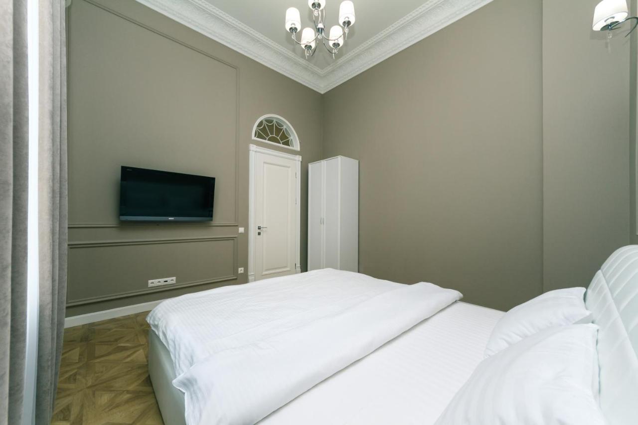 Vip Apartment Near Kreschatyk, 31А Pushkinska Street 基輔 外观 照片